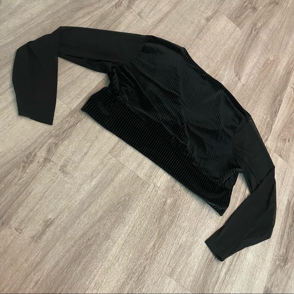 SHEIN Curve black v neck mock wrap top with sheer long sleeves - Picture 3 of 9